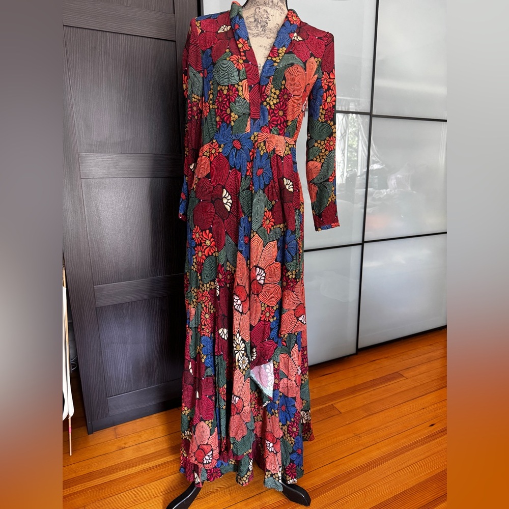 Farm Rio Black Stitched Flowers V-Neck Maxi Dress NWT Size Small